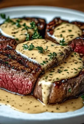 Juicy Beef Steak with Creamy Garlic Sauce 8 Juicy Beef Steak with Creamy Garlic Sauce